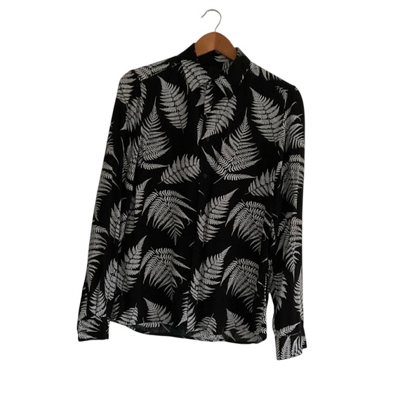 H&M Women’s Button Down Shirt Sz S Black & White Fern Print Retro Edgy Boho - Picture 1 of 11